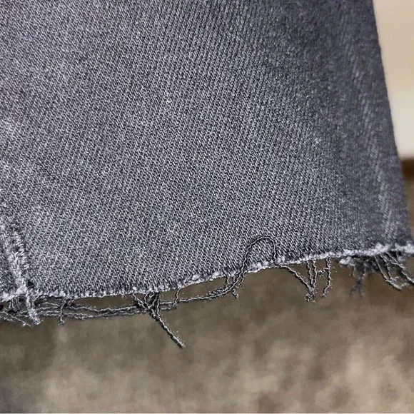 OLD NAVY extra high rise extra skinny button fly size 10, frayed hem
25” inseam - Picture 5 of 6